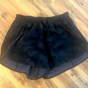 lululemon Hotty Hot Shorts Size 16